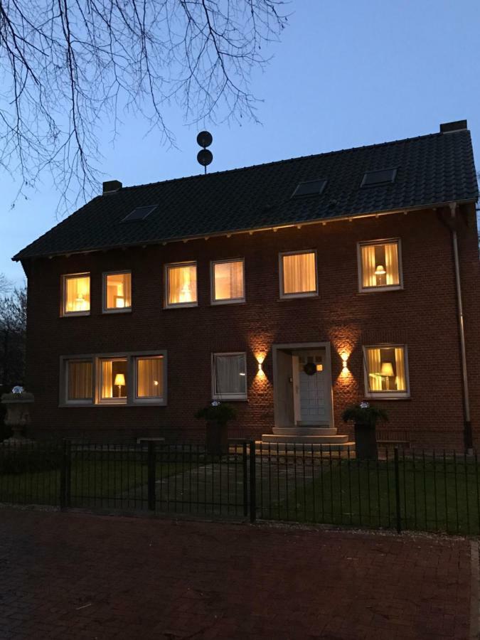 Bed & Breakfast Haus Unter Den Linden Emmerich Exterior foto